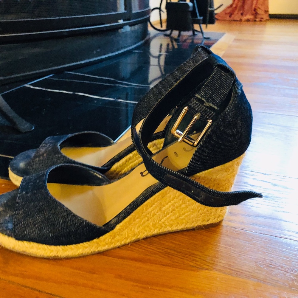 Unisa Wedge Sandals Size 6.5